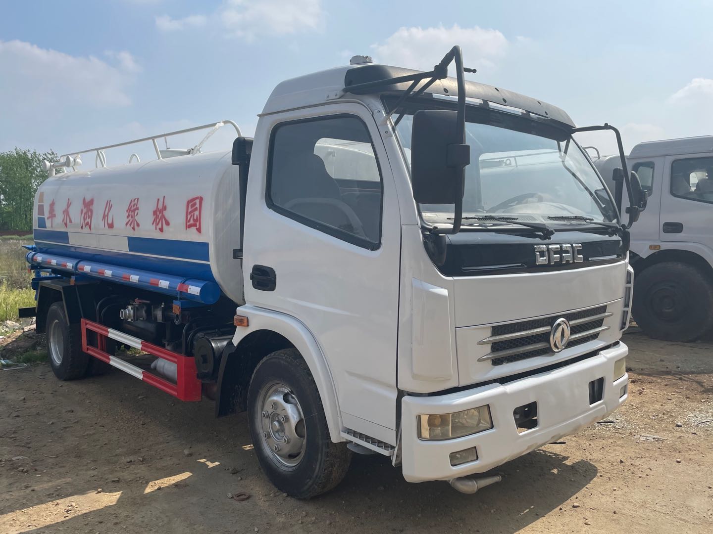 二手8方灑水車 東風多利卡二手8方灑水車廠家價格現(xiàn)貨