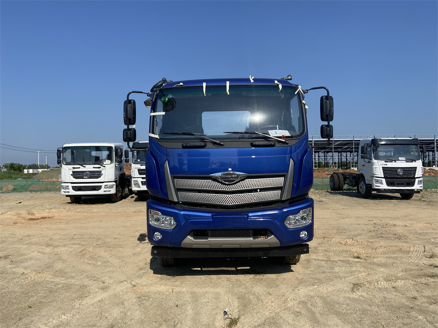 福田ES7（小三軸，玉柴270）國(guó)六 內(nèi)飾照片圖